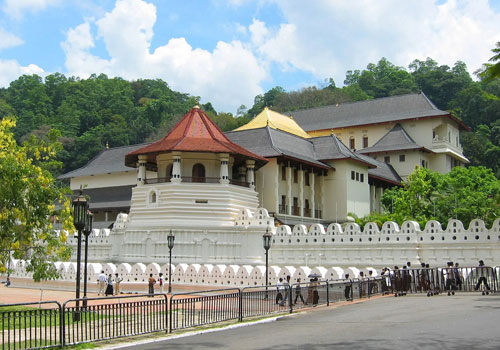 Lanka City Tours - Temple of the Tooth Kandy